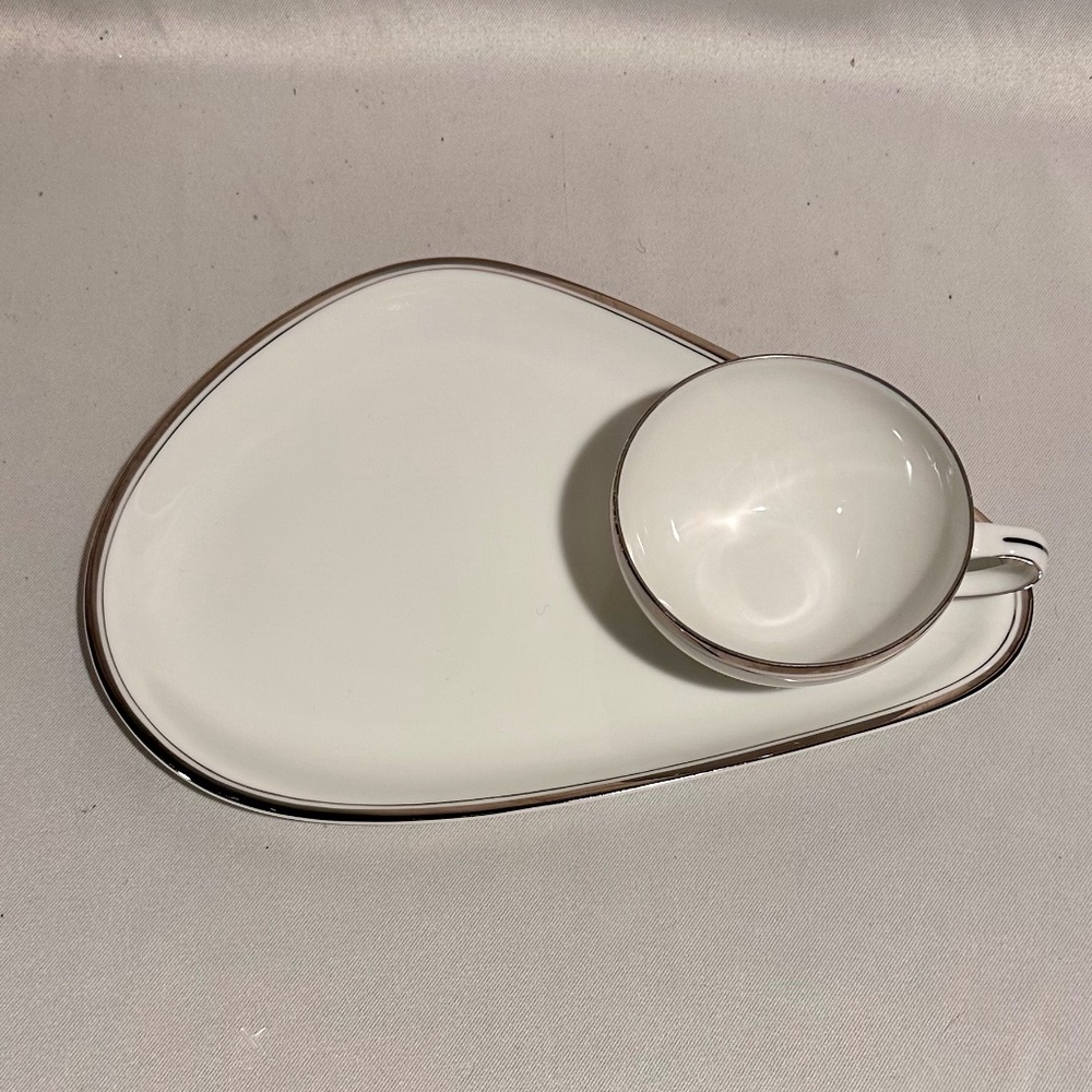 Fukugawa Platinum Arita Pattern White Porcelain Snack Plate annd Cup Set